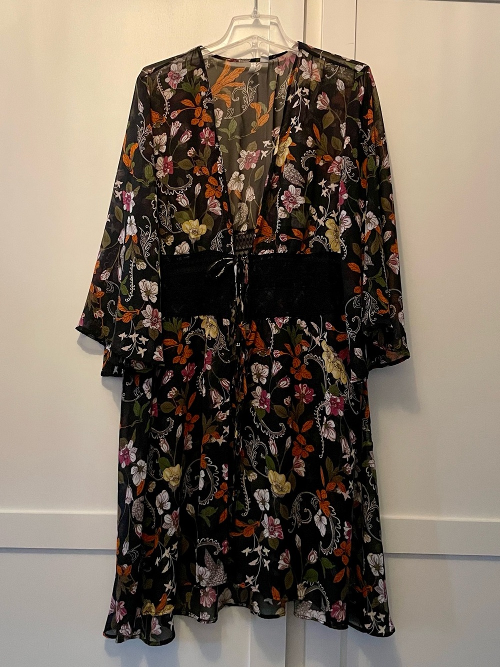 Floral Sheer Kimono with Black Lace middle and double tie C est 1946